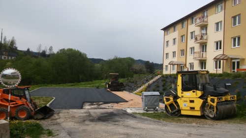 201605200859040.parkovisko_pri_18_b_j_008
