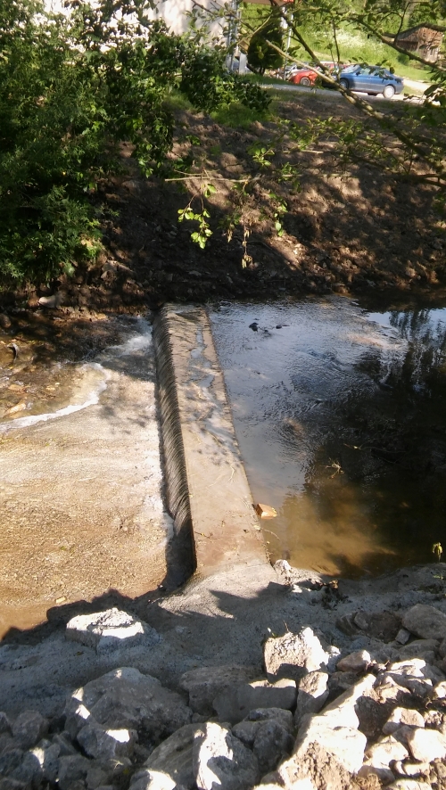 201606220814230.oprava_kanalizacie_pri_druzstevnych_bytovkach_001