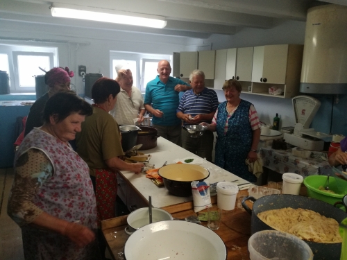 201707180650020.jds_pecenie_001