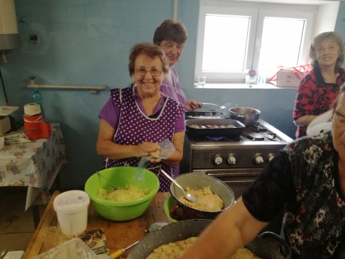 201707180650020.jds_pecenie_004