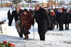 Fotografia: Pietny akt pri pamätníku padlých v 1. a 2. Svetovej vojne - 2012 