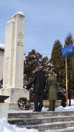 Fotografia: Pietny akt pri pamätníku padlých v 1. a 2. Svetovej vojne - 2012 